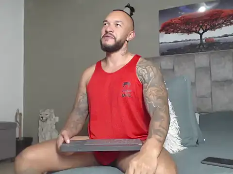 LeonGolds online show from February 19, 2026, 9:01 pm