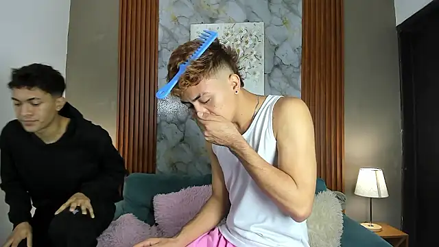 AVENGER BOYS2026 online show from March 18, 2026, 1:02 pm