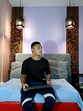 Snapshot of studentdeivy_ chatting on January 8, 2026, 10:43 am studentdeivy online show from January 8, 2026, 10:43 am