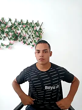 Snapshot of studentdeivy_ chatting on March 31, 2026, 6:21 pm studentdeivy online show from March 31, 2026, 6:21 pm