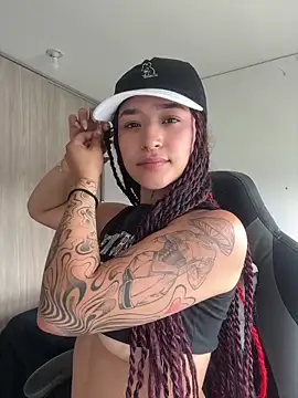 crystal dlun online show from March 11, 2026, 7:41 pm