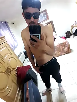 Snapshot of veegoon chatting on January 7, 2026, 4:56 pm veegoon online show from January 7, 2026, 4:56 pm