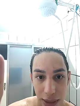 Snapshot of ofjuliaa chatting on April 2, 2026, 7:37 am ofjuliaa online show from April 2, 2026, 7:37 am