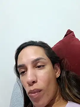 Snapshot of ofjuliaa chatting on April 15, 2026, 8:53 am ofjuliaa online show from April 15, 2026, 8:53 am