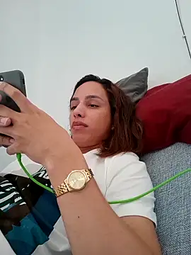 Snapshot of ofjuliaa chatting on April 13, 2026, 6:56 pm ofjuliaa online show from April 13, 2026, 6:56 pm