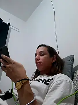 Snapshot of ofjuliaa chatting on March 29, 2026, 4:03 am ofjuliaa online show from March 29, 2026, 4:03 am