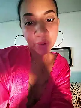 Snapshot of Miley08c chatting on January 6, 2026, 6:23 pm Miley08c online show from January 6, 2026, 6:23 pm