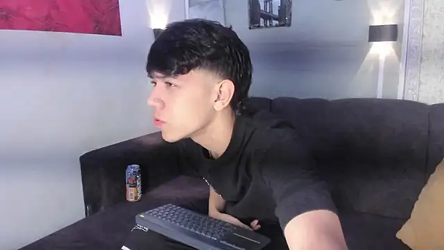 Snapshot of sebas_pretty7 chatting on January 15, 2026, 12:41 pm sebas pretty7 online show from January 15, 2026, 12:41 pm