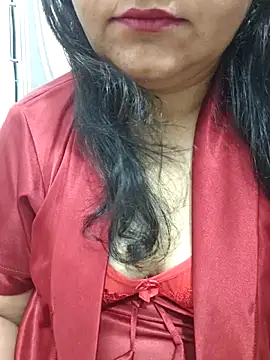 piryasharma005 online show from May 6, 2026, 7:01 am