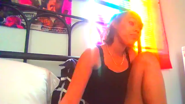 Snapshot of Tamiii420 chatting on March 10, 2026, 8:13 pm Tamiii420 online show from March 10, 2026, 8:13 pm