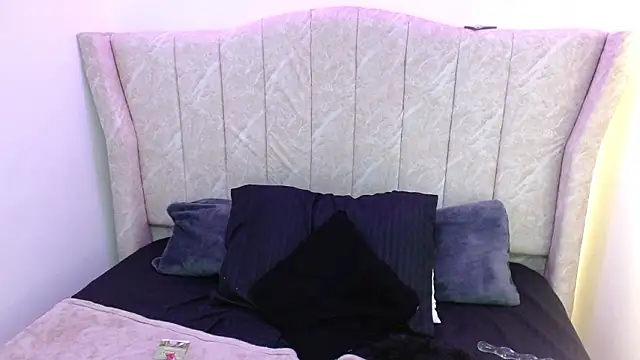 Angel adrien online show from February 11, 2026, 12:49 pm