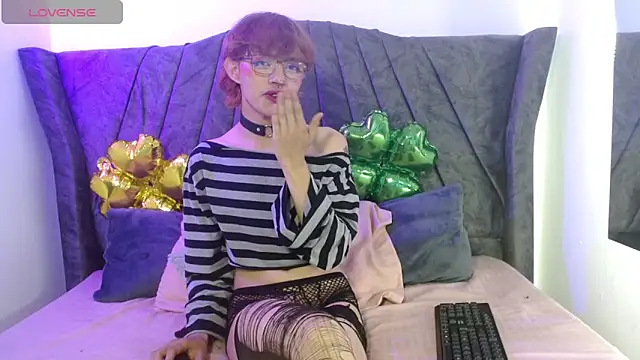 Angel adrien online show from March 18, 2026, 1:02 pm