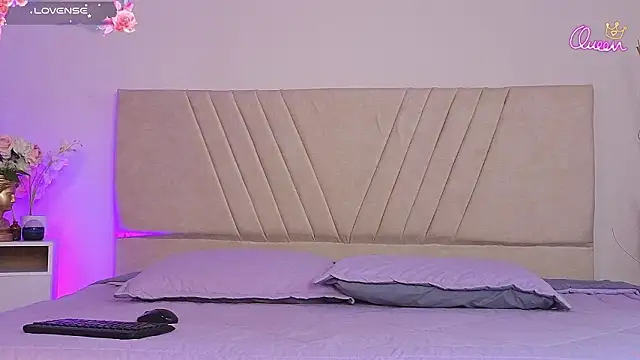 Snapshot of DulceRouss_ chatting on February 23, 2026, 12:06 pm DulceRouss online show from February 23, 2026, 12:06 pm