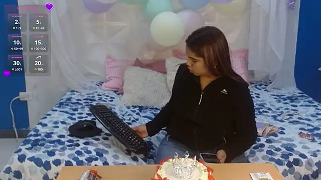 Snapshot of esmeralda_cuisman chatting on March 1, 2026, 11:54 am esmeralda cuisman online show from March 1, 2026, 11:54 am