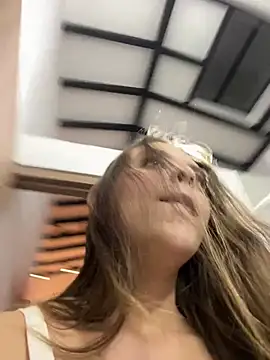 MARiana2619 online show from February 16, 2026, 2:32 am