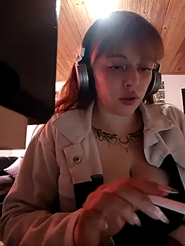 ISABELLA-01  online show from April 27, 2026, 10:08 pm