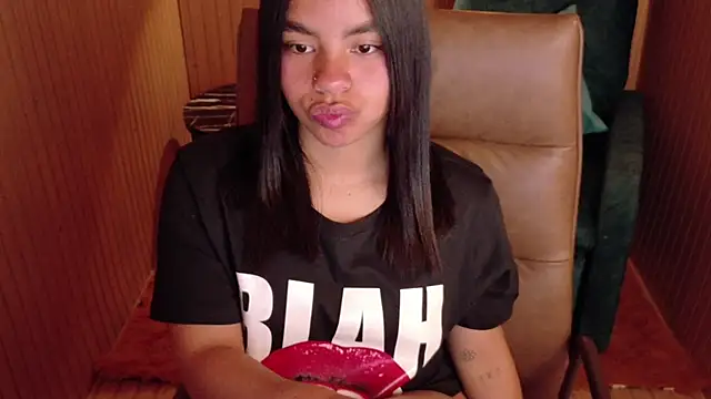 SofiaMante  online show from February 25, 2026, 10:09 pm