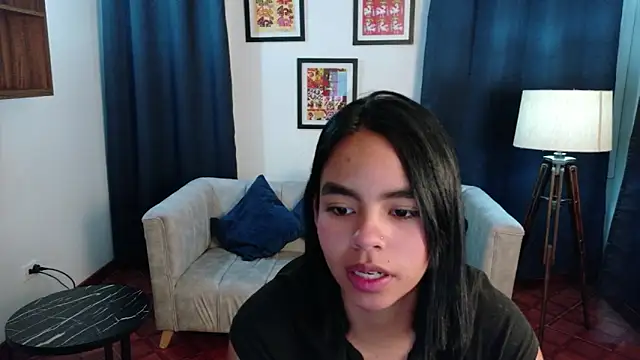 SofiaMante  online show from May 27, 2026, 1:04 am