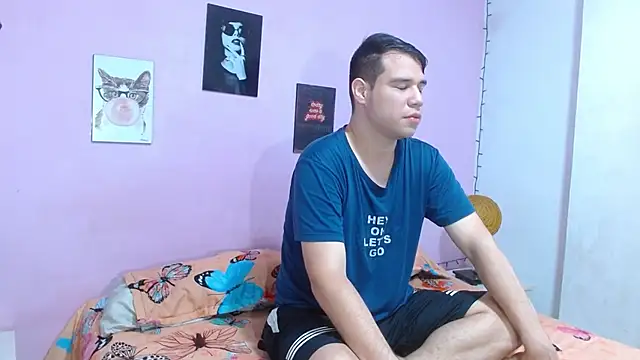 Snapshot of queen_night19 chatting on January 12, 2026, 12:45 pm queen night19 online show from January 12, 2026, 12:45 pm