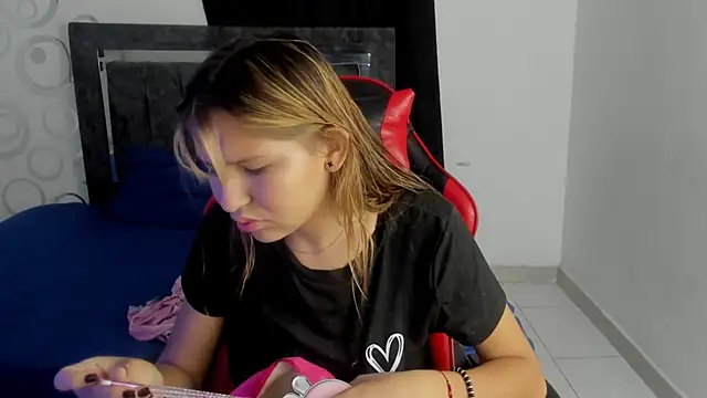 Bella Blanca online show from February 25, 2026, 12:16 pm