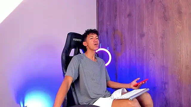 Snapshot of neitan_miller_ chatting on February 24, 2026, 4:19 pm neitan miller online show from February 24, 2026, 4:19 pm