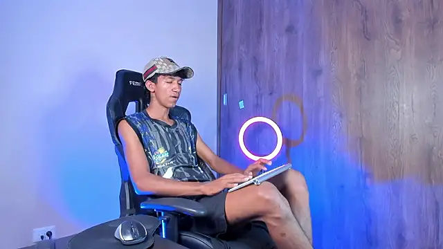 Snapshot of neitan_miller_ chatting on February 18, 2026, 11:50 am neitan miller online show from February 18, 2026, 11:50 am