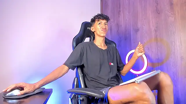 Snapshot of neitan_miller_ chatting on February 20, 2026, 6:37 am neitan miller online show from February 20, 2026, 6:37 am