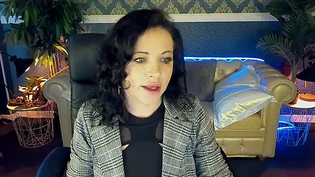 Dafni Monn online show from May 14, 2026, 5:59 am