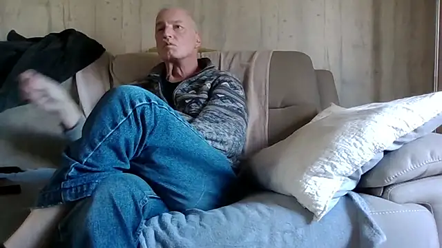 Helinetrav online show from March 7, 2026, 1:05 pm