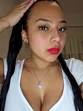 Snapshot of Angelmoon04 chatting on February 22, 2026, 12:57 am Angelmoon04 online show from February 22, 2026, 12:57 am