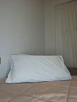 Snapshot of Angelmoon04 chatting on March 11, 2026, 1:54 am Angelmoon04 online show from March 11, 2026, 1:54 am