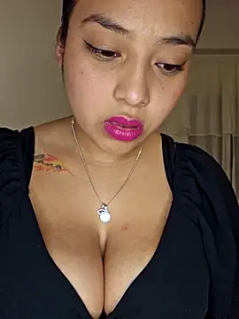 Snapshot of Angelmoon04 chatting on February 27, 2026, 2:34 am Angelmoon04 online show from February 27, 2026, 2:34 am