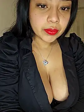 Snapshot of Angelmoon04 chatting on March 5, 2026, 1:46 am Angelmoon04 online show from March 5, 2026, 1:46 am