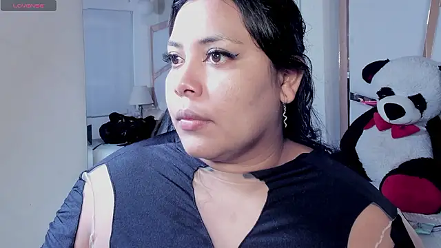 Snapshot of tatikanyx chatting on February 1, 2026, 12:14 pm tatikanyx online show from February 1, 2026, 12:14 pm