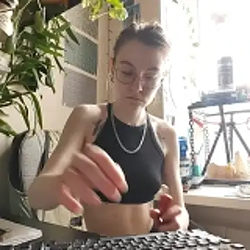 Snapshot of Shy_Bamby chatting on February 19, 2026, 12:24 pm Shy Bamby online show from February 19, 2026, 12:24 pm