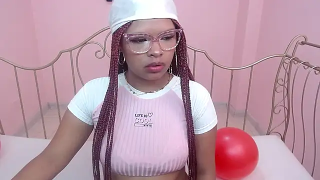 Snapshot of Choloeadams_xxx chatting on February 12, 2026, 2:00 am Choloeadams xxx online show from February 12, 2026, 2:00 am