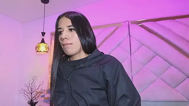 zoevg online show from March 30, 2026, 12:17 pm