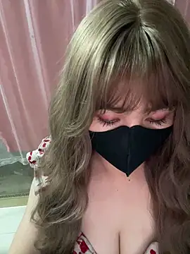 -Violet-t online show from March 3, 2026, 1:18 pm