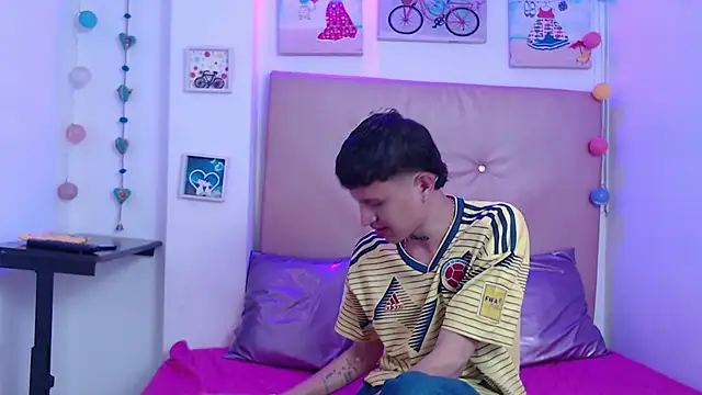 Snapshot of iam__lukas__ chatting on January 14, 2026, 1:37 pm iam lukas online show from January 14, 2026, 1:37 pm