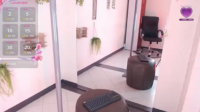 Chloe014  online show from March 13, 2026, 11:37 am