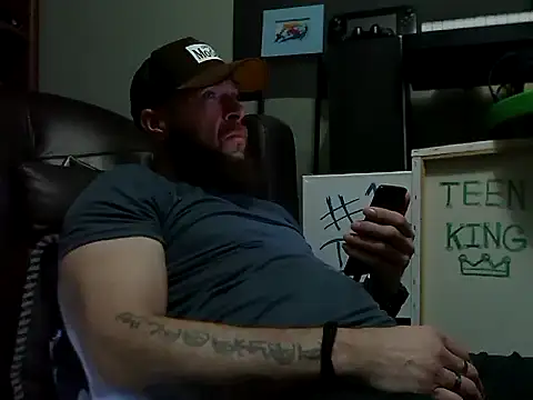 Snapshot of Numba1dad_ chatting on January 15, 2026, 5:11 am Numba1dad online show from January 15, 2026, 5:11 am