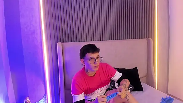 Snapshot of SamuParker chatting on January 11, 2026, 3:57 am SamuParker online show from January 11, 2026, 3:57 am