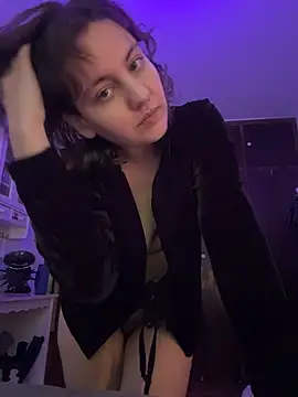 Snapshot of witchdub chatting on May 13, 2026, 6:37 pm witchdub online show from May 13, 2026, 6:37 pm