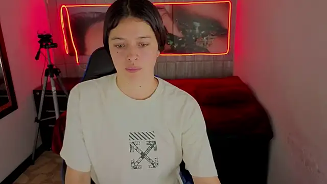 Snapshot of Harley_quinzell chatting on February 4, 2026, 7:31 pm Harley quinzell online show from February 4, 2026, 7:31 pm