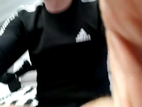 Snapshot of DamienXl chatting on January 7, 2026, 8:14 pm DamienXl online show from January 7, 2026, 8:14 pm