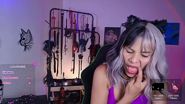 ariannaconnor  online show from April 16, 2026, 12:33 am