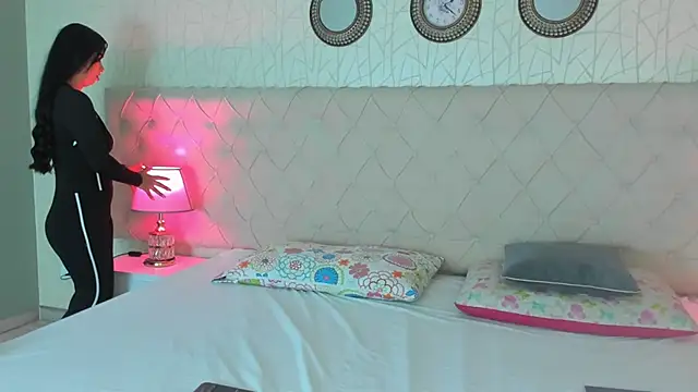 Snapshot of TinyRosee chatting on February 10, 2026, 8:08 pm TinyRosee online show from February 10, 2026, 8:08 pm