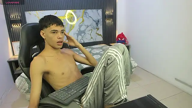 Snapshot of Dark_Desiree18 chatting on February 23, 2026, 12:06 pm Dark Desiree18 online show from February 23, 2026, 12:06 pm