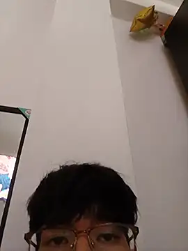 Snapshot of yankeee17 chatting on July 21, 2026, 6:20 pm yankeee17 online show from July 21, 2026, 6:20 pm