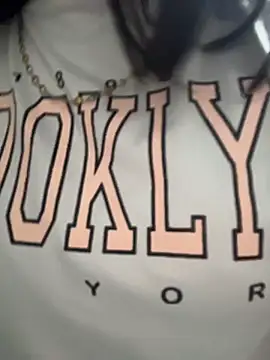 Snapshot of _Queen_love2 chatting on February 18, 2026, 10:28 pm Queen love2 online show from February 18, 2026, 10:28 pm